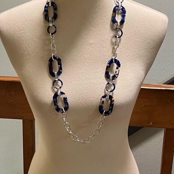 NWT Dillardās Blue and SilverāChain Necklace #JW7 - Picture 3 of 9